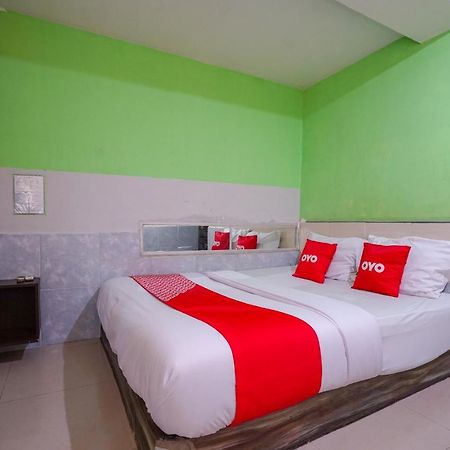 Oyo 1495 Hotel Lendosis Palembang Zewnętrze zdjęcie
