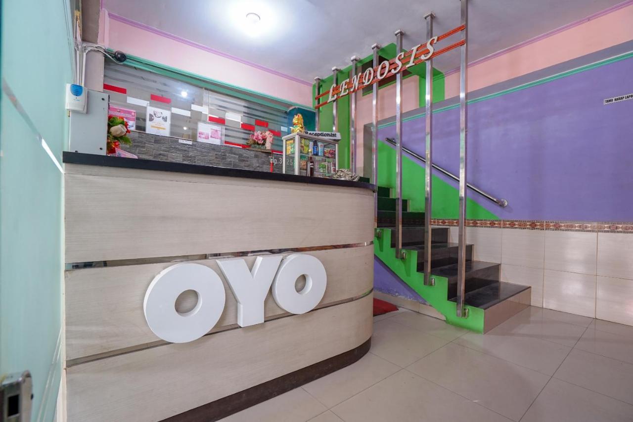 Oyo 1495 Hotel Lendosis Palembang Zewnętrze zdjęcie