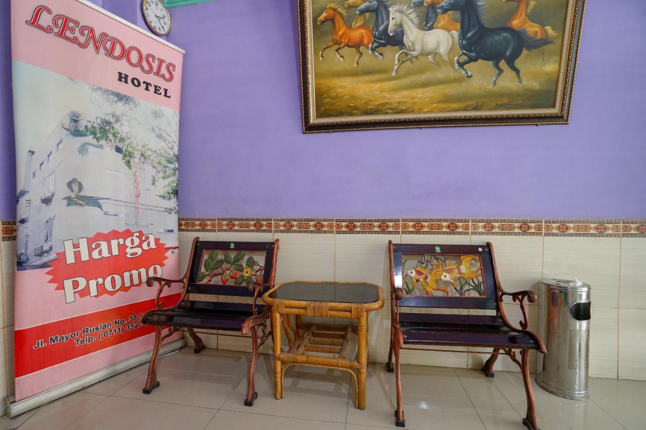 Oyo 1495 Hotel Lendosis Palembang Zewnętrze zdjęcie
